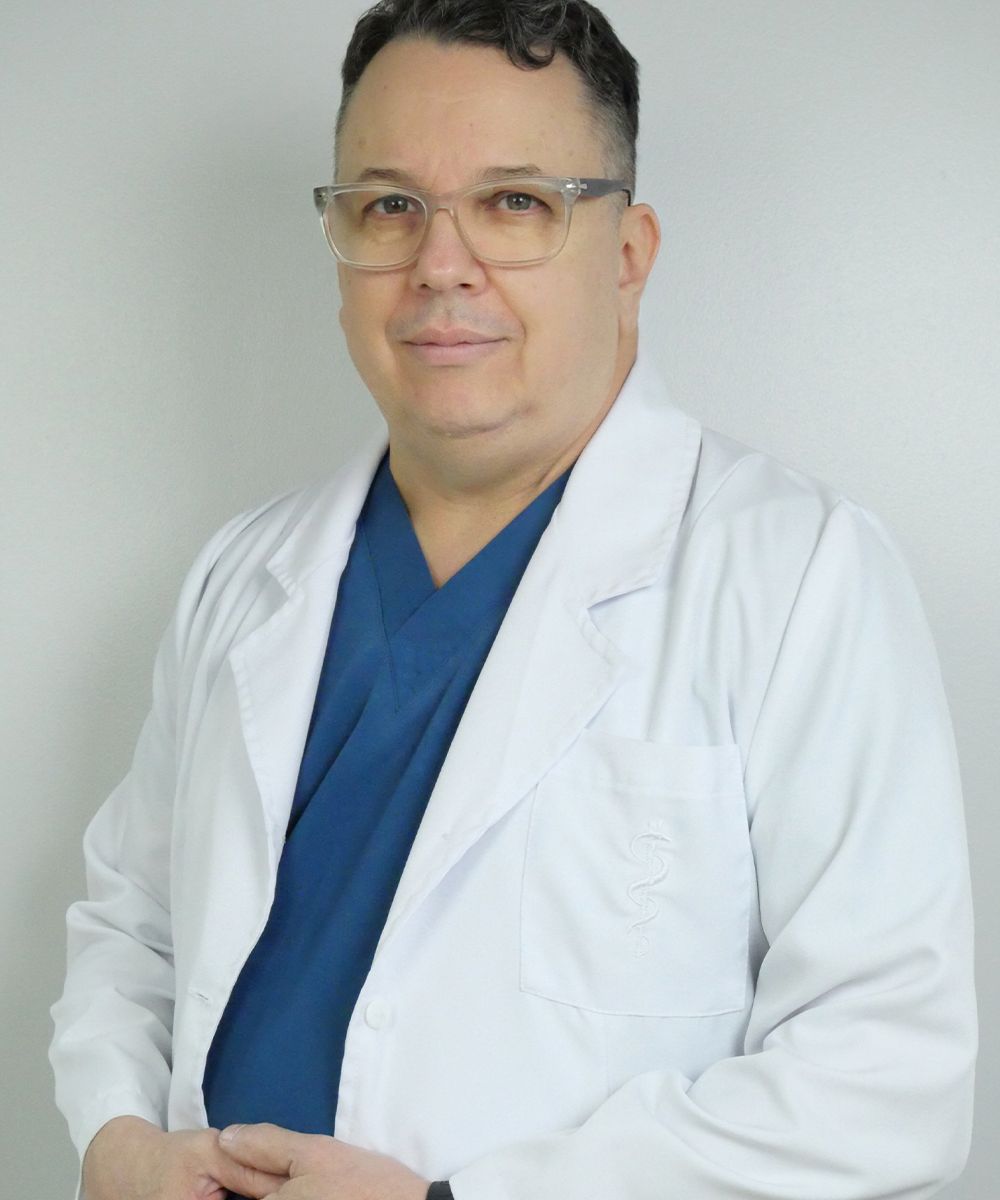 Dr. Carlos Mayaudon